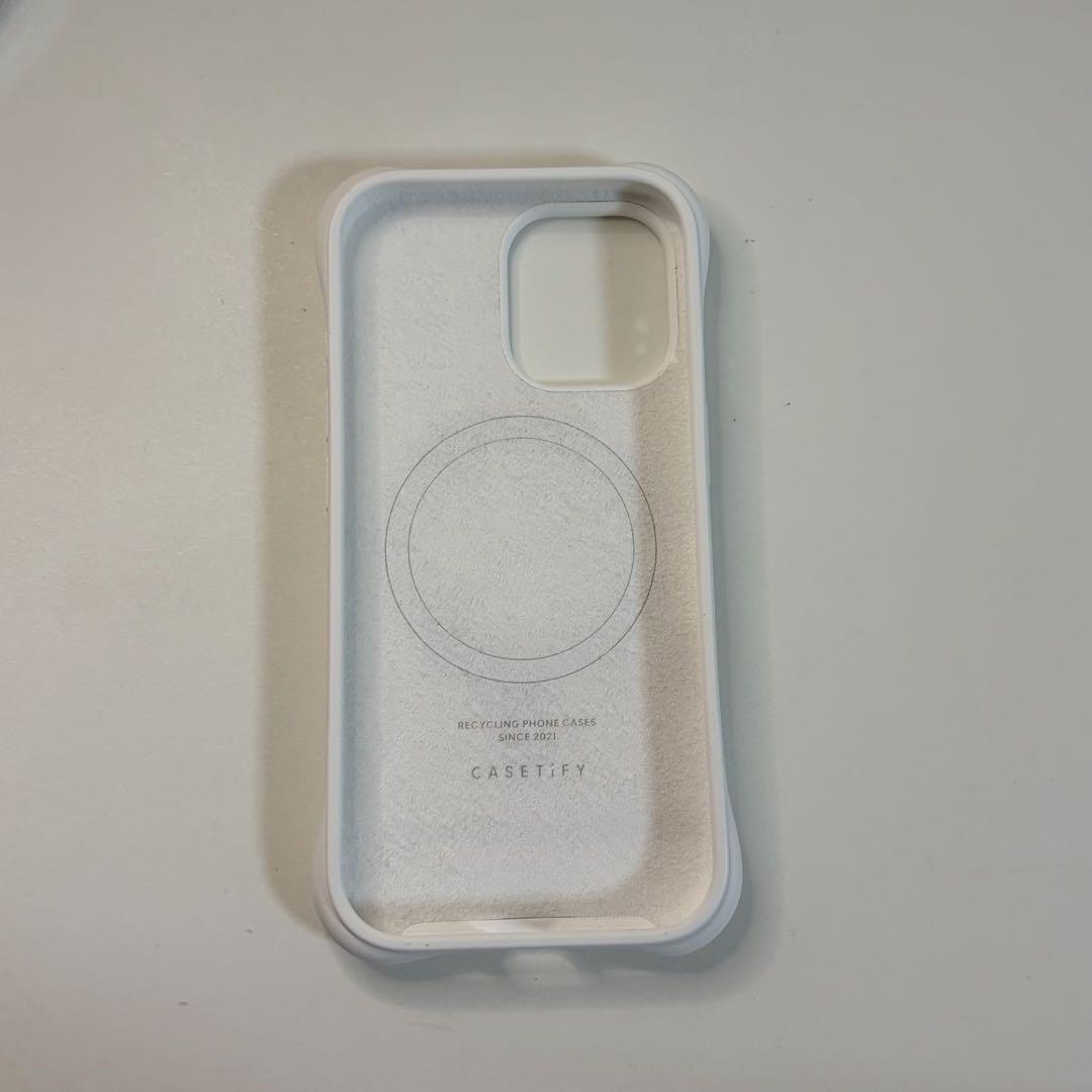 CASETiFY iPhone17ウェーブシリコンケースホワイト