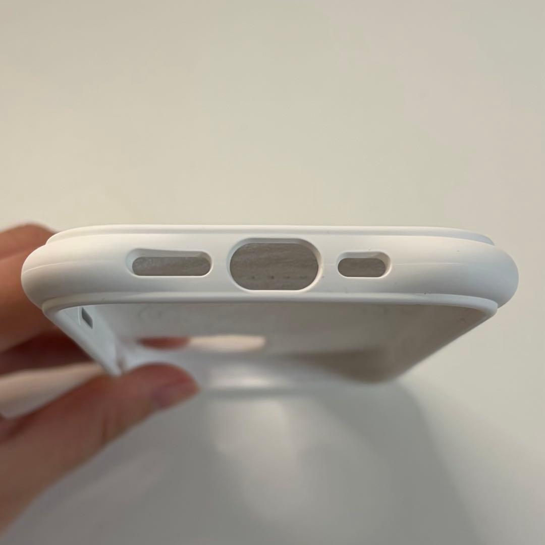 CASETiFY iPhone17ウェーブシリコンケースホワイト