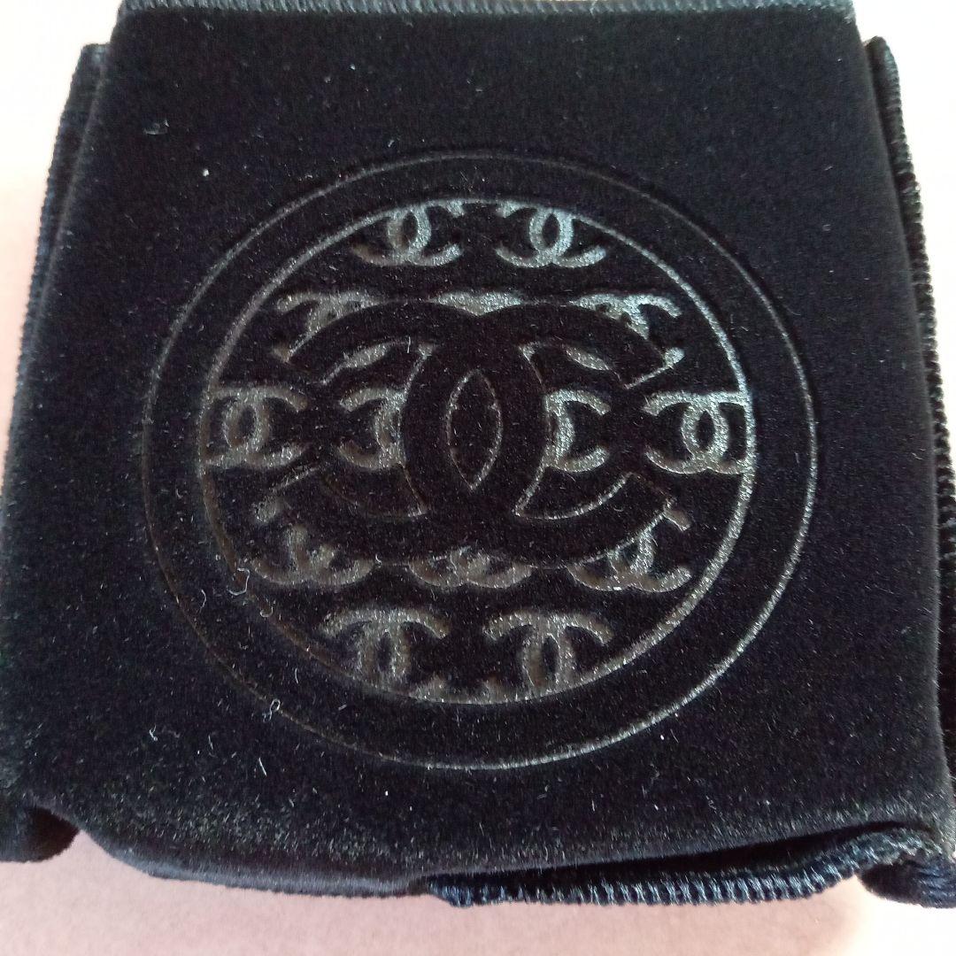 CHANEL レキャトルオンブルブトン219