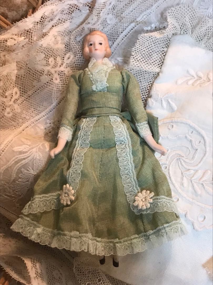 【echoページ】ヴィンテージ　気品溢れるちいさなパリアンドール