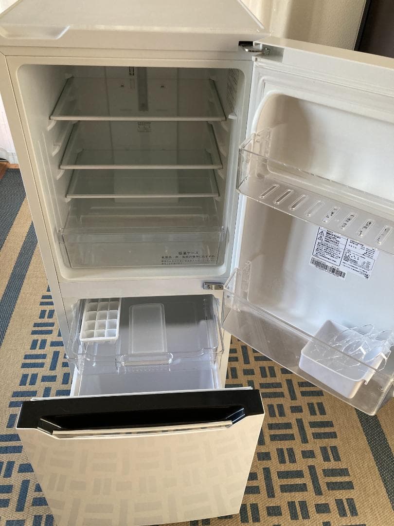 ★送料無料★2018年製 130L Hisense 冷凍冷蔵庫HR-D1302