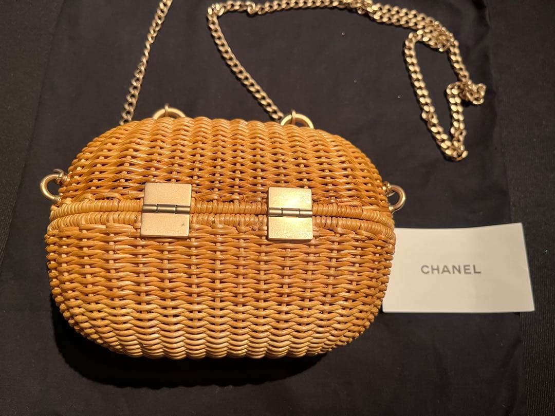 CHANEL かごバッグ ハート型ロック付き