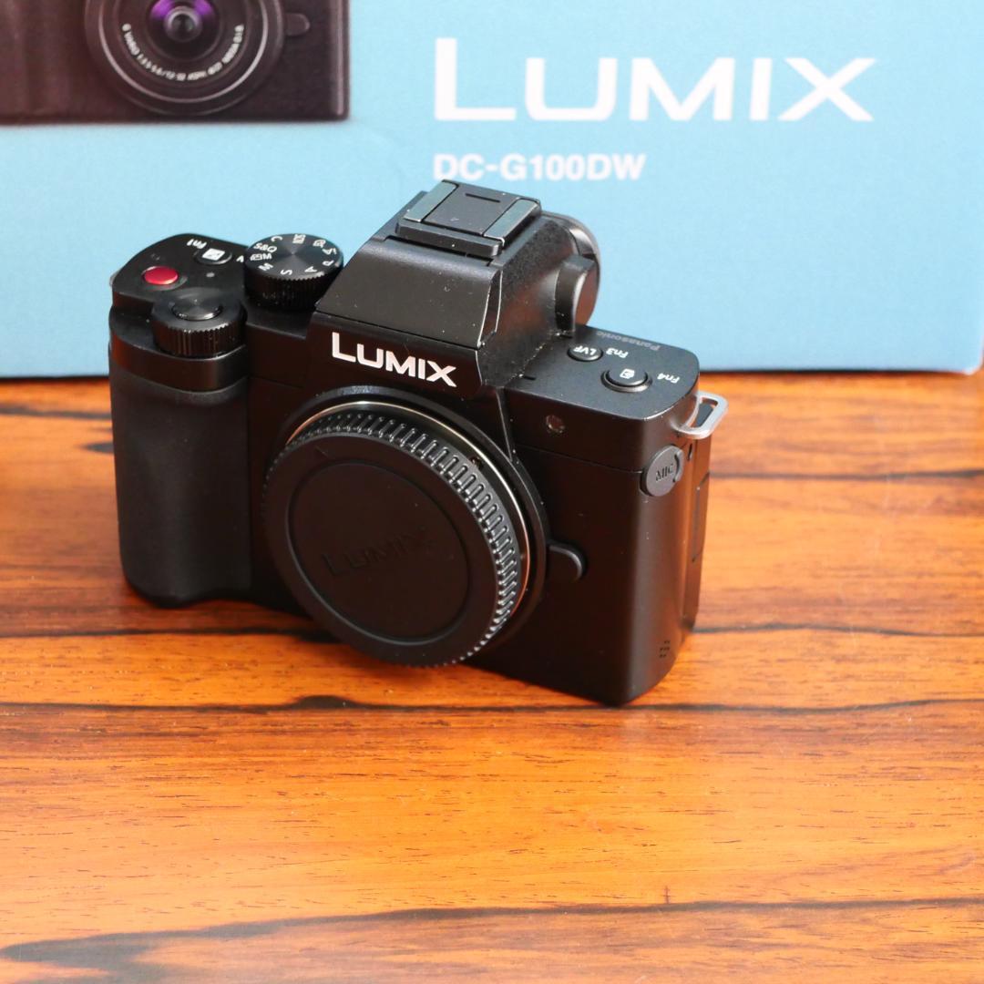 LUMIX DC-G100D　 ミラーレスカメラ 　ボディー　美品