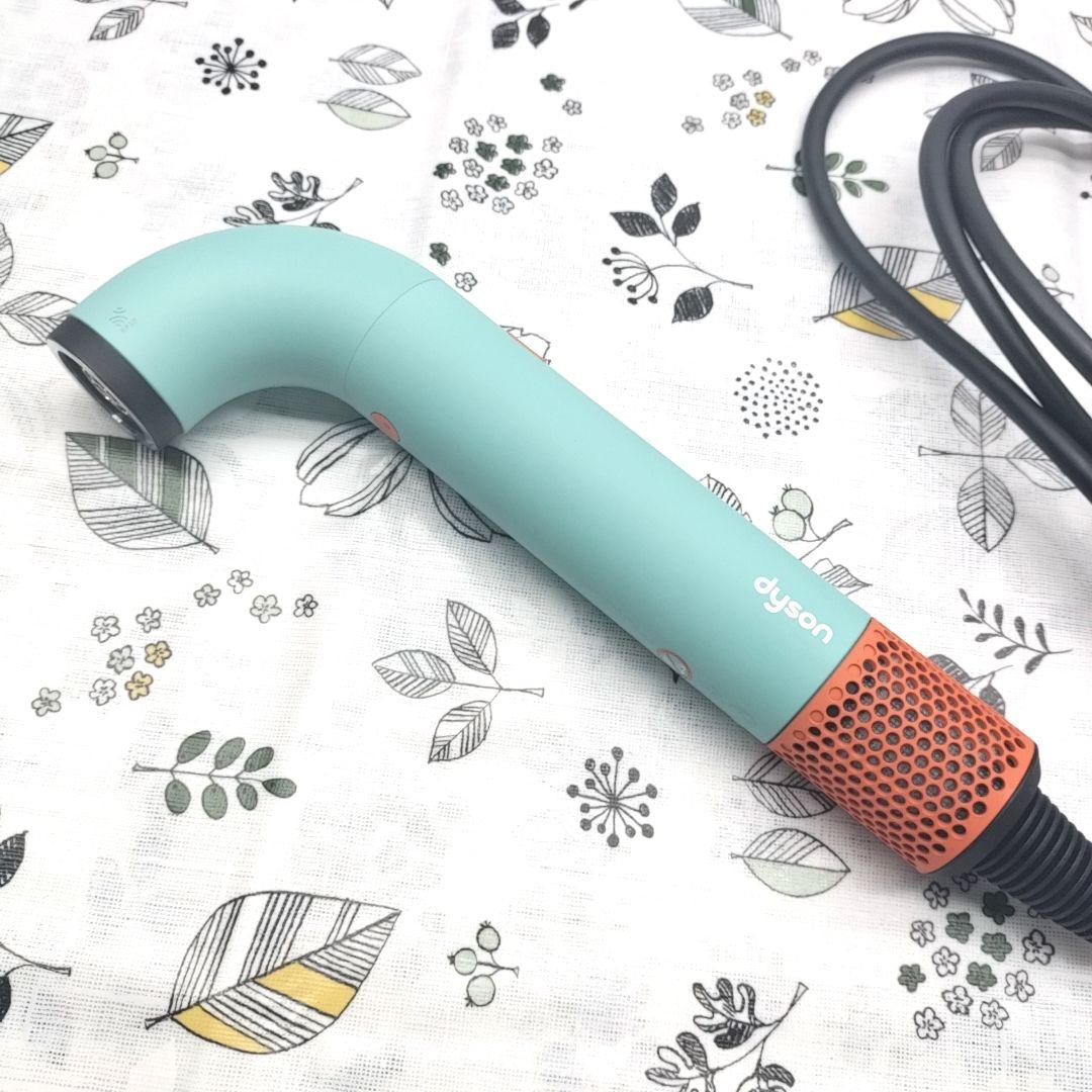 新品同様⭐️最新モデル ダイソン ドライヤー HD17 Dyson