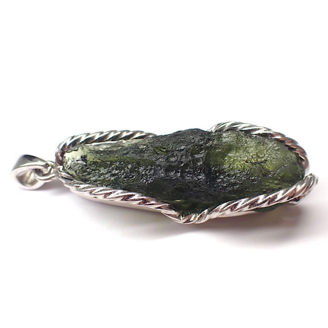 【チェコ産】モルダバイト原石(ペンダントトップ)