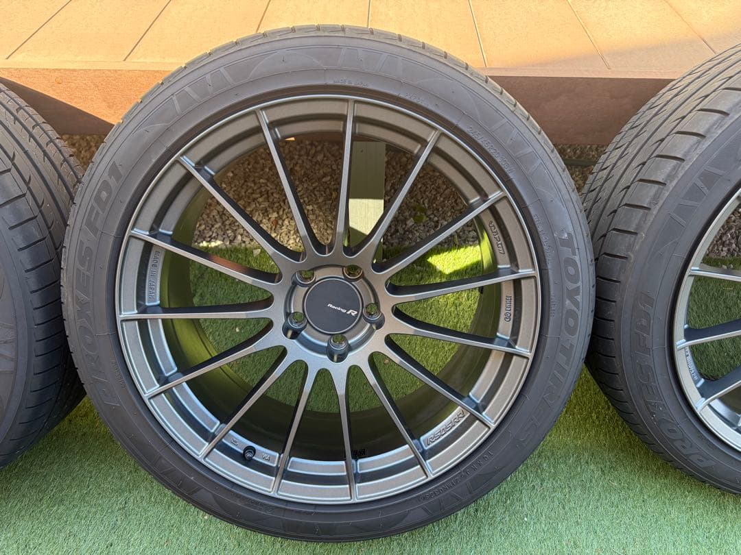 美品ENKEI RS05RR 20インチ114.3 8.5J +36タイヤセット