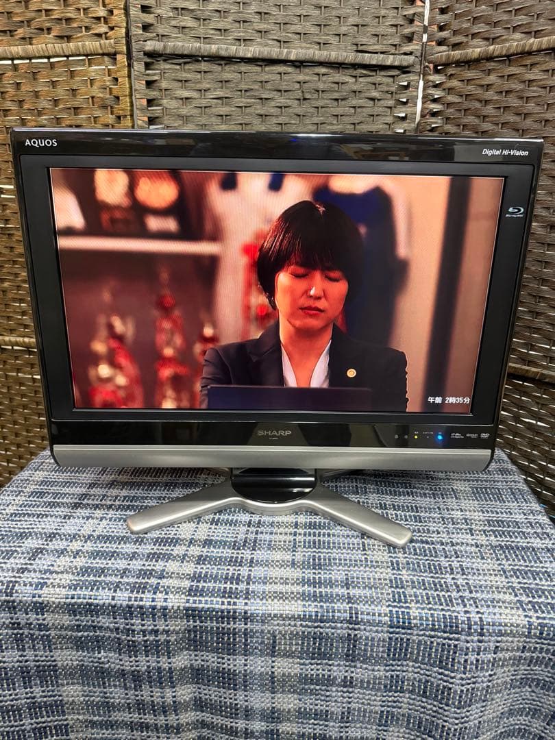 【洗浄消毒作業済】シャープ　ハイビジョン　液晶テレビ　ブルーレイLC-26DX1