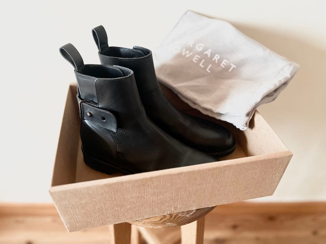 極美品 定価18万 2023新作 マーガレットハウエル レザーストラップブーツ