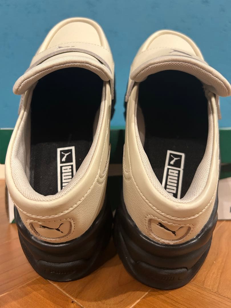 PUMA ローファー　レディース24cm ホワイト系　試着程度　美品