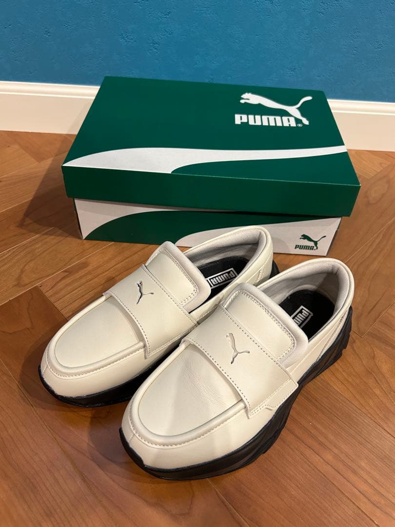 PUMA ローファー　レディース24cm ホワイト系　試着程度　美品