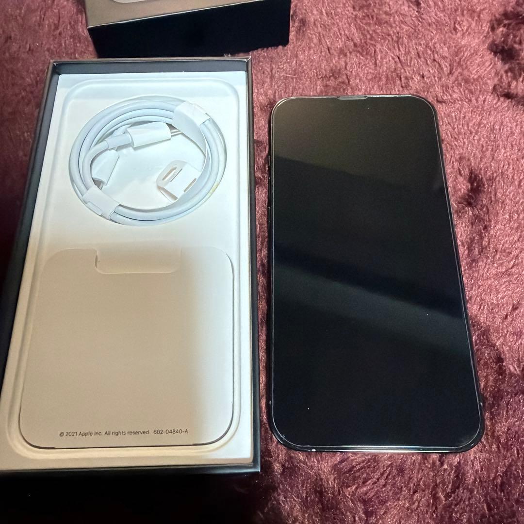 極美品　iPhone13 pro 128GB SIMフリー