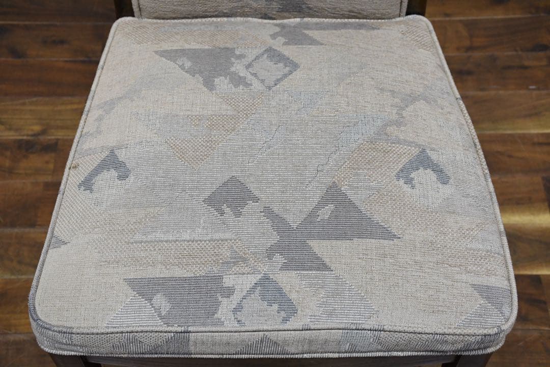 FAC62 カリモク ダイニングチェア ハイバック ブナ材 総柄ファブリック