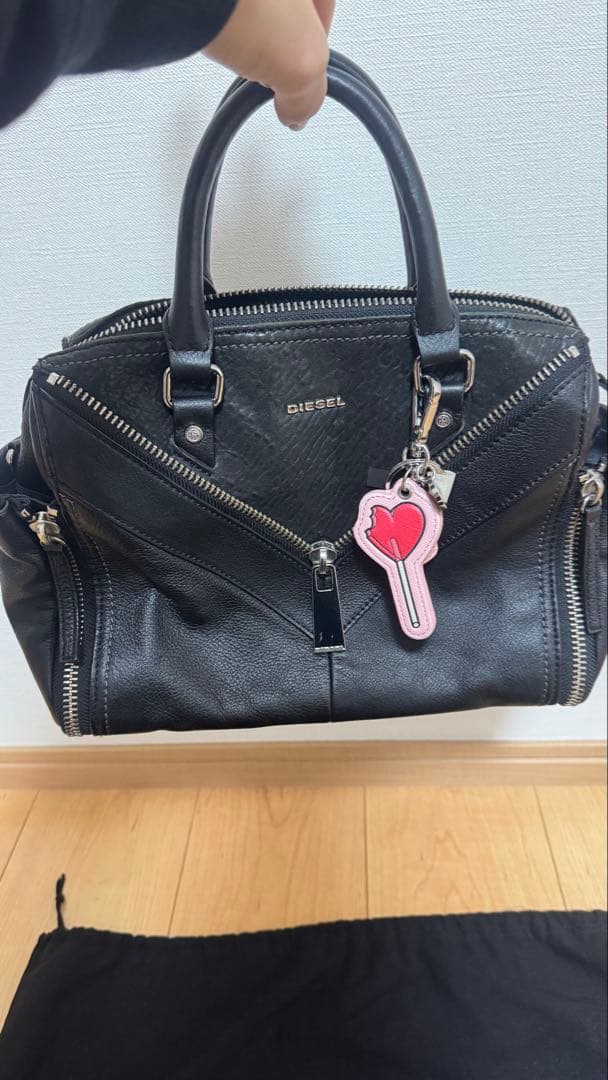 DIESEL LE-ZIPPER クロスボディバッグ