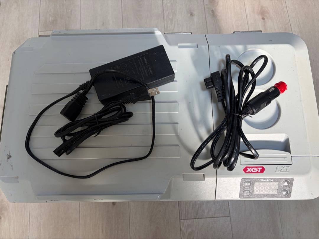 【ジャンク】Makita マキタ 充電式保冷温庫 CW001G 本体のみ