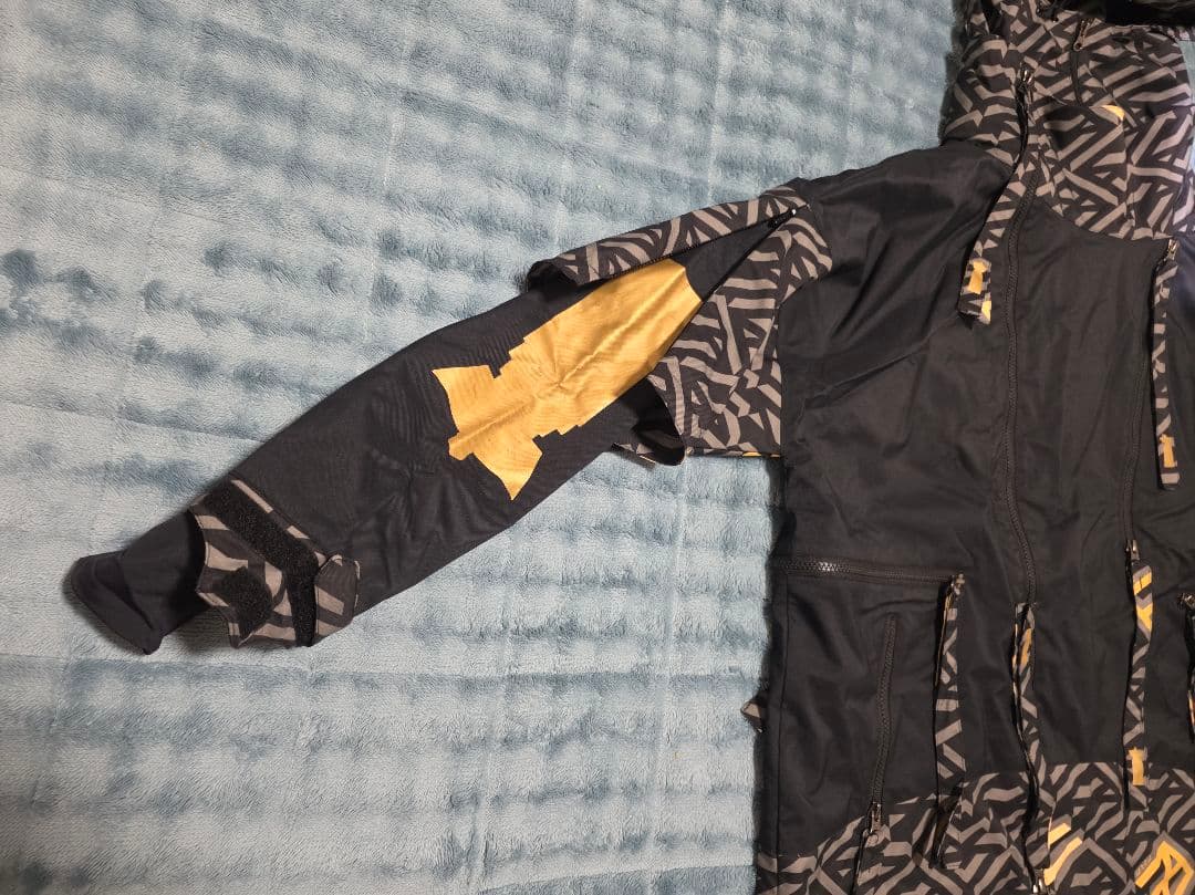 マークリーン　スノーボードウェア 黒/ゴールド 　上下セット　Sサイズ