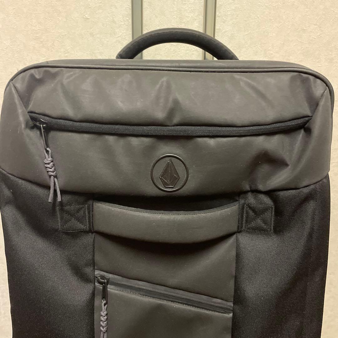 VOLCOM キャリーケース　GLOBETROTTER LUGGAGEブラック黒