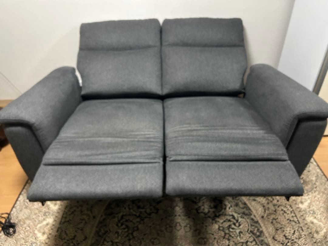 東京インテリア　2人掛けソファ 電動リクライニング機能付きソファ