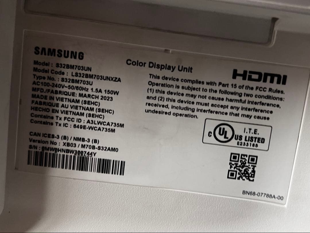 Samsung 32インチディスプレイ LS32BM703UN マウント付き