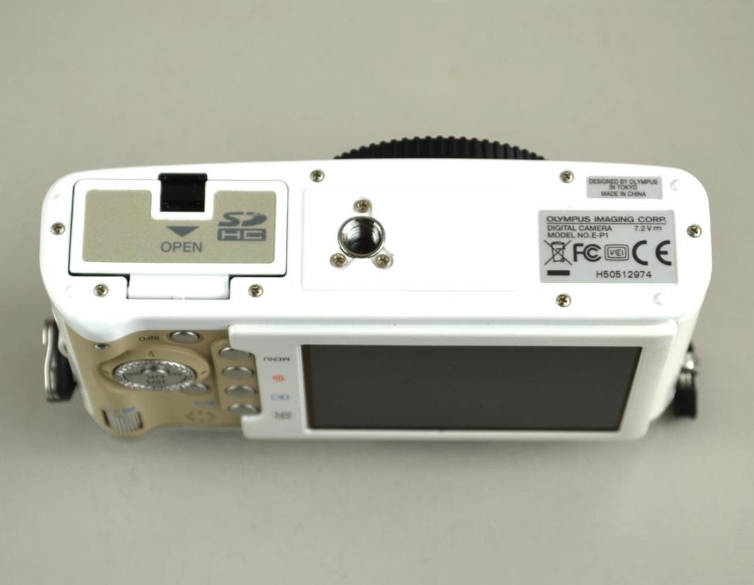 スマホ転送 OLYMPUS オリンパス PEN E-P1 レンズ付キットホワイト