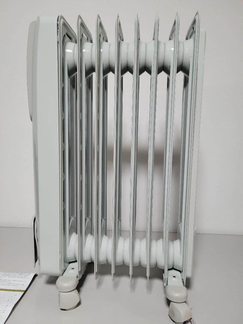 美品　De'Longhi (デロンギ) オイルヒーター KHD410812-GC