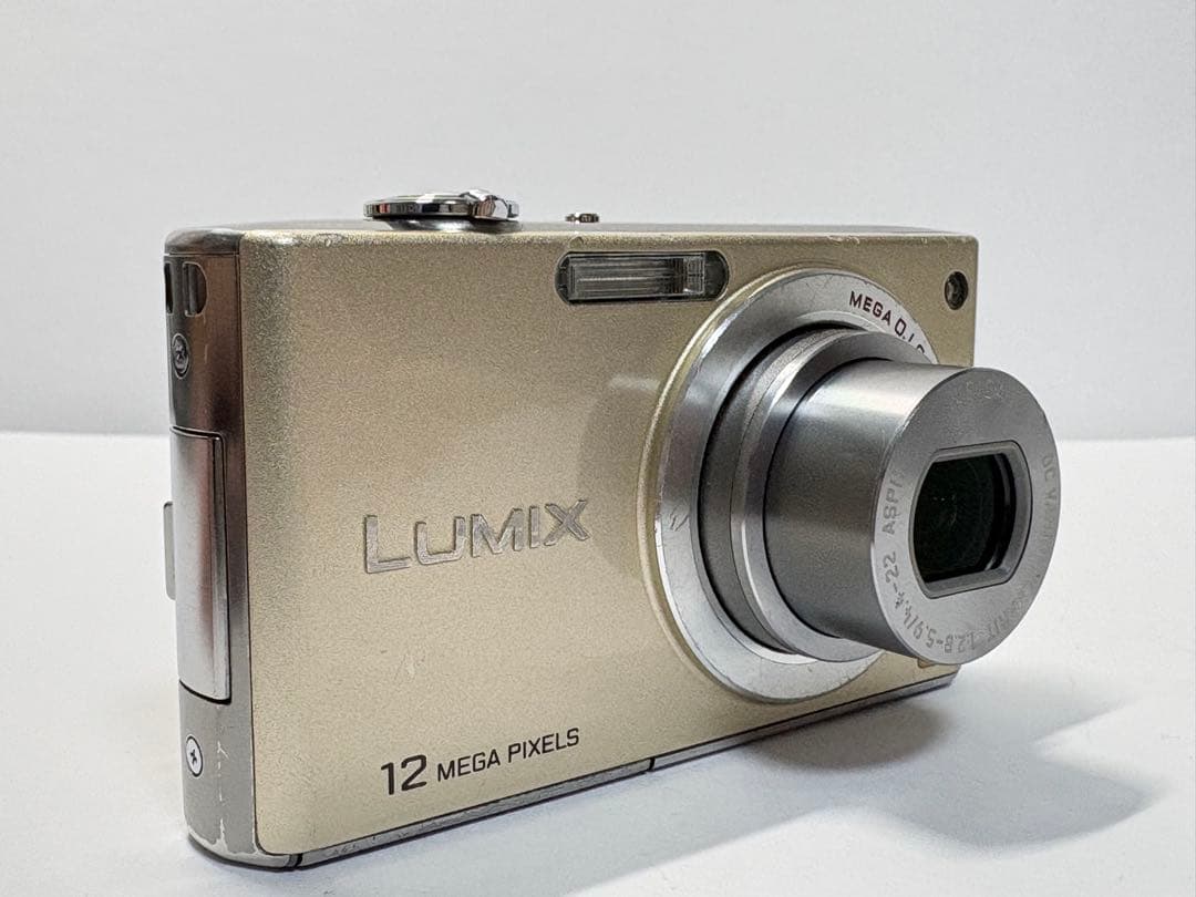 Panasonic LUMIX DMC-FX40 コンパクトカメラ コンデジ　①