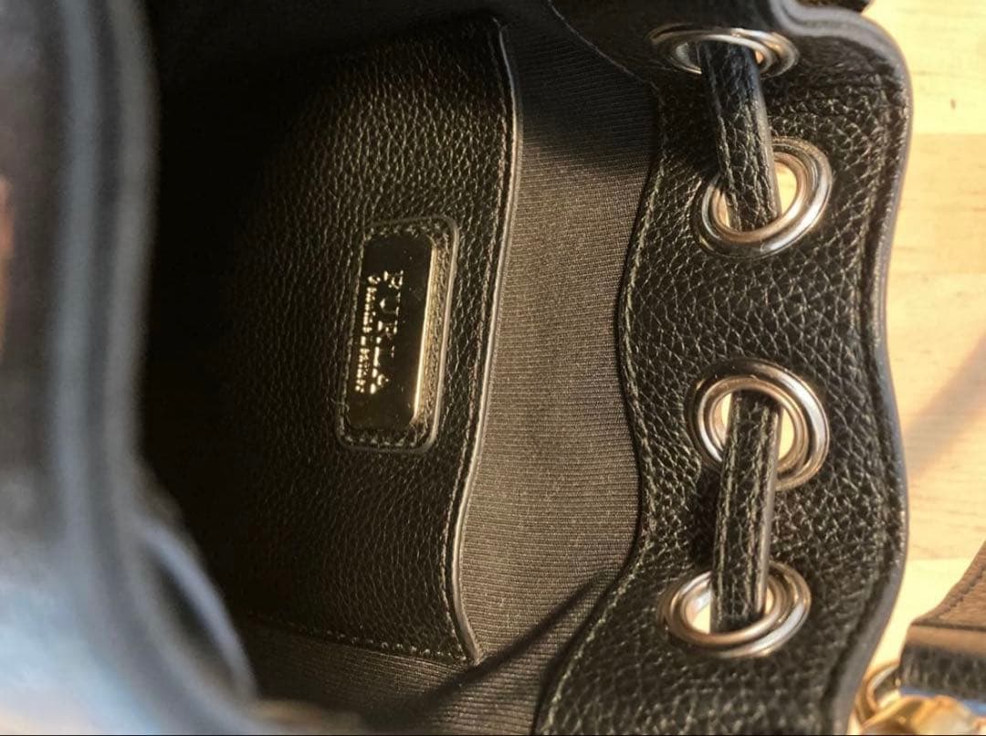 【美品】FURLA ブラック バケットバッグ