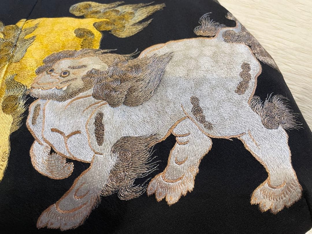 古布リメイクがま口バッグ　獅子と老松　刺繍