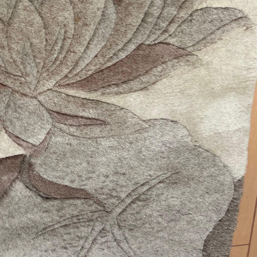 グレー　ベージュ落ち着いた色合い　仏間　段通マット（105✖️60✖️2センチ）