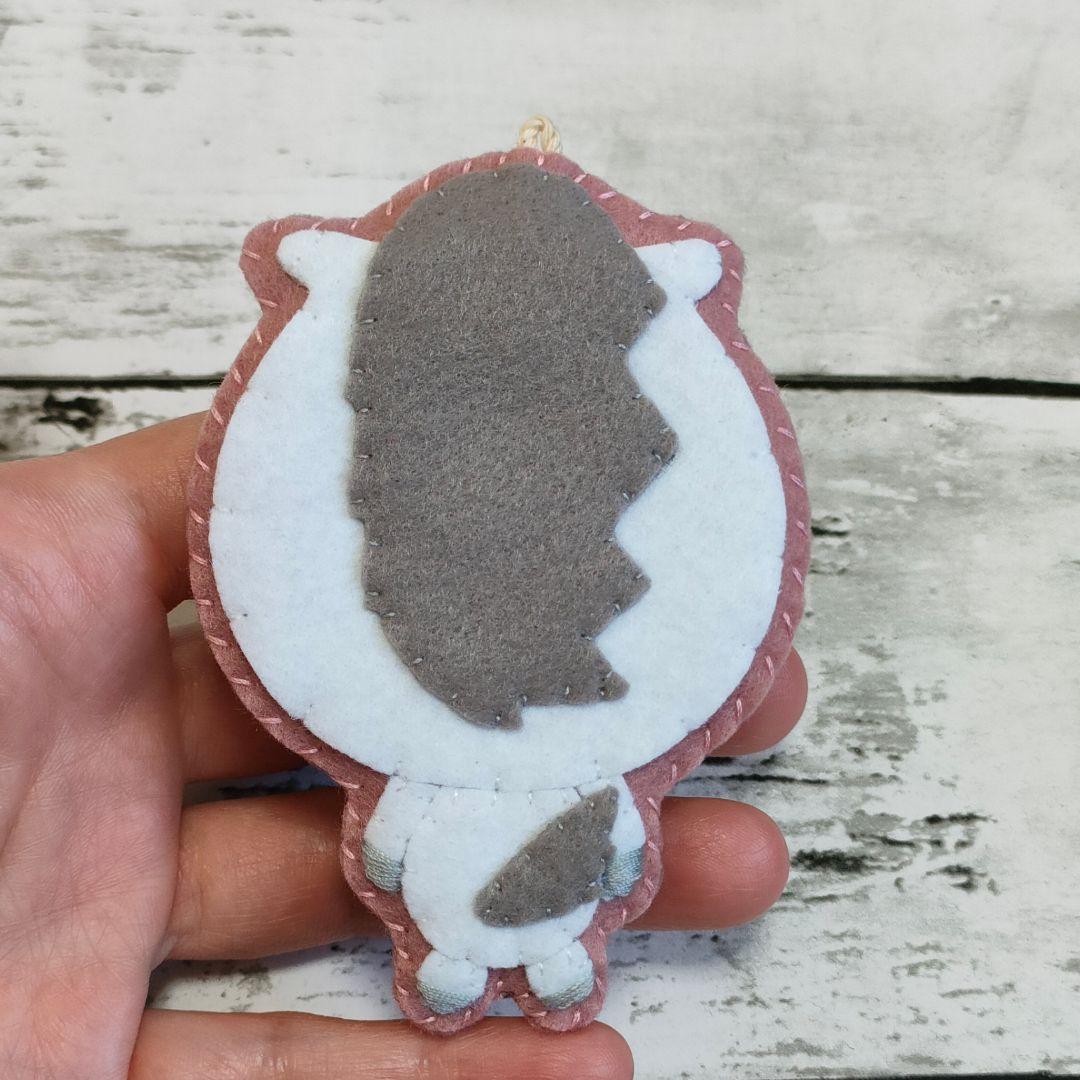 ★MARI★カラフルねこ(猫(焦げ茶×茶)×午年(白))　キーホルダー