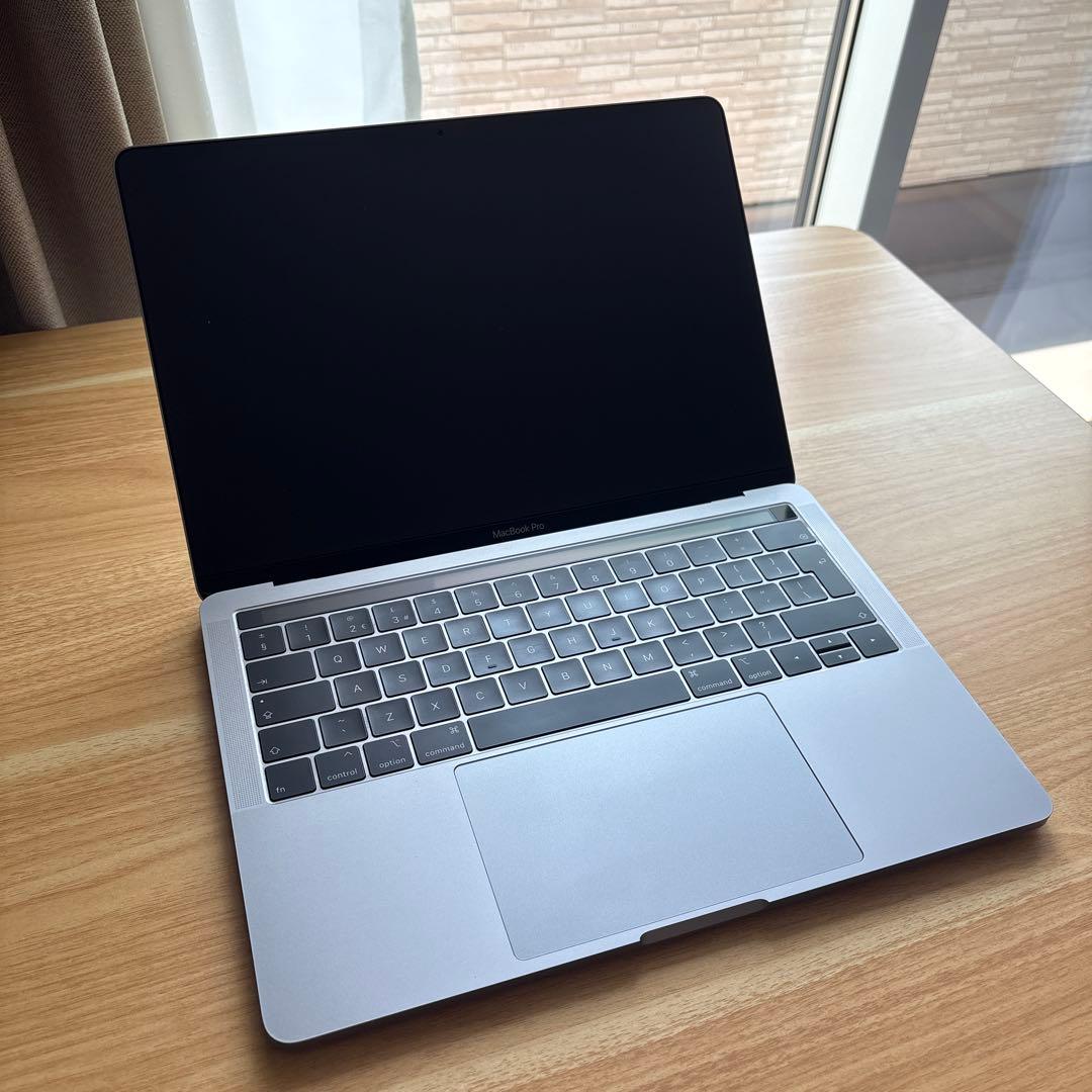 【美品】Macbook Pro 13インチ 2019 i7 16 256 UK