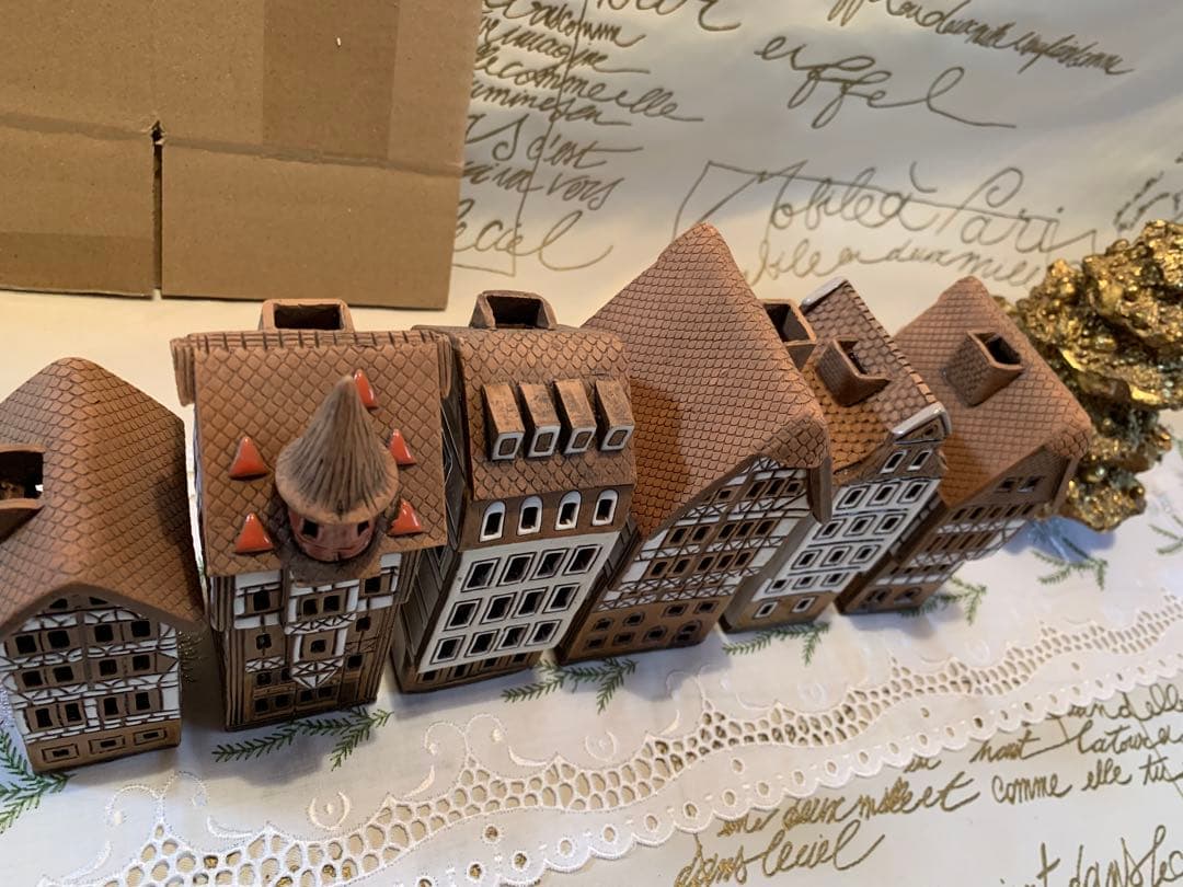 ドイツ製　置物　未使用品有名な街並みを再現した陶器のキャンドルハウス6個セット！