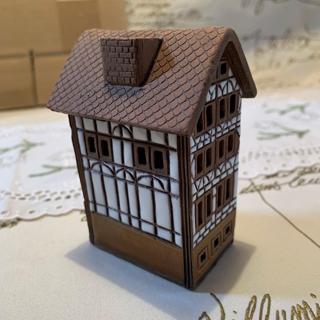 ドイツ製　置物　未使用品有名な街並みを再現した陶器のキャンドルハウス6個セット！