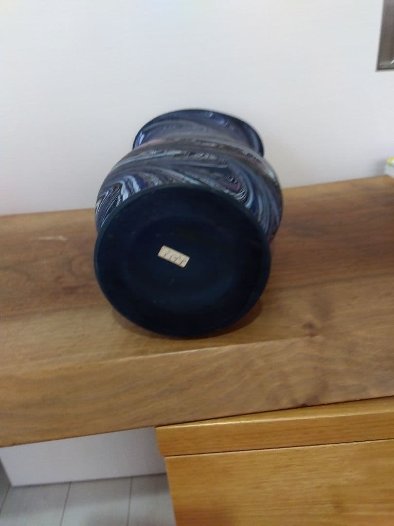 青と黒のマーブル模様 ガラス花瓶