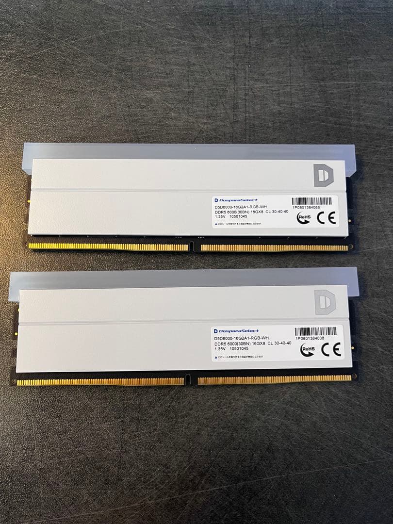 DDR5メモリD5D6000-16G2A1-RGB-WH 16GB×2枚（32）