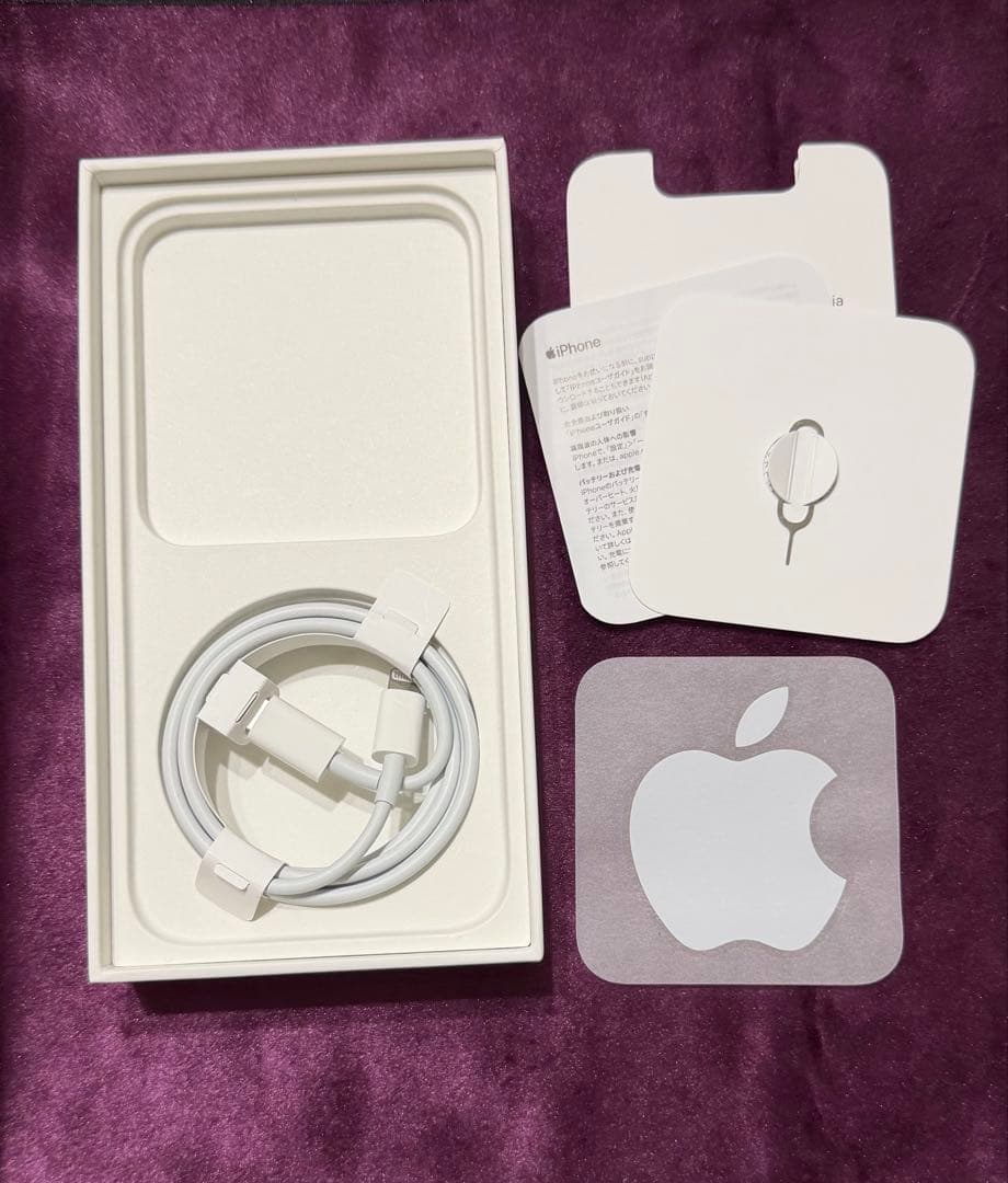 iPhone 13 256GB スターライト SIMフリー 美品｜箱・ケーブル付