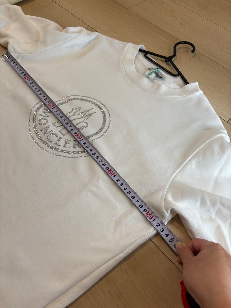 23AW美品❣️正规品❣️男女兼用モンクレールロゴエンブロイダリートレーナーホワイト