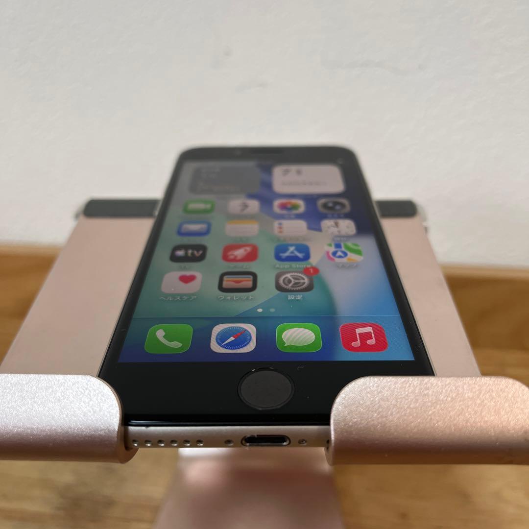 バッテリー新品100%iPhoneSE3 3世代64G SIMフリースターライト