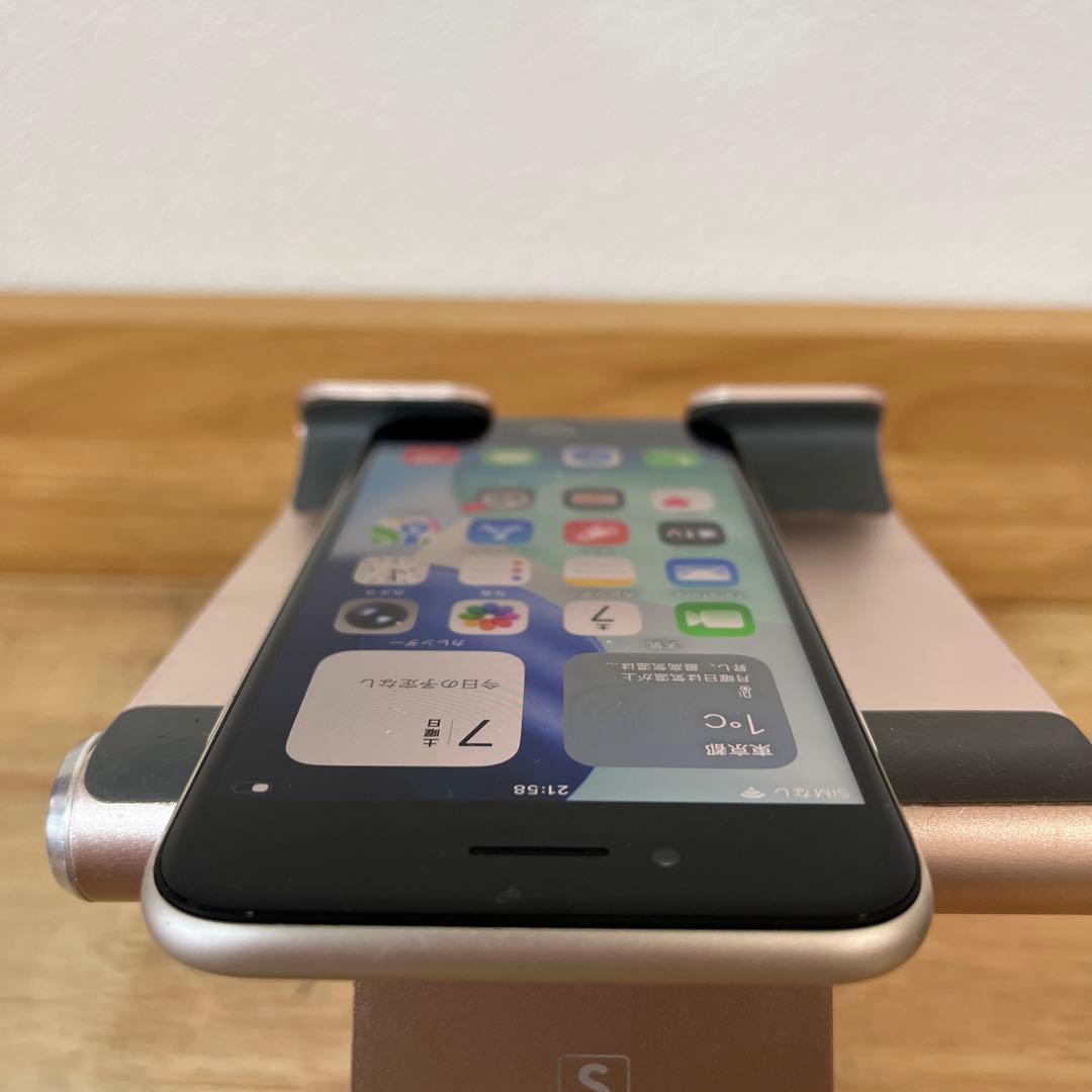 バッテリー新品100%iPhoneSE3 3世代64G SIMフリースターライト