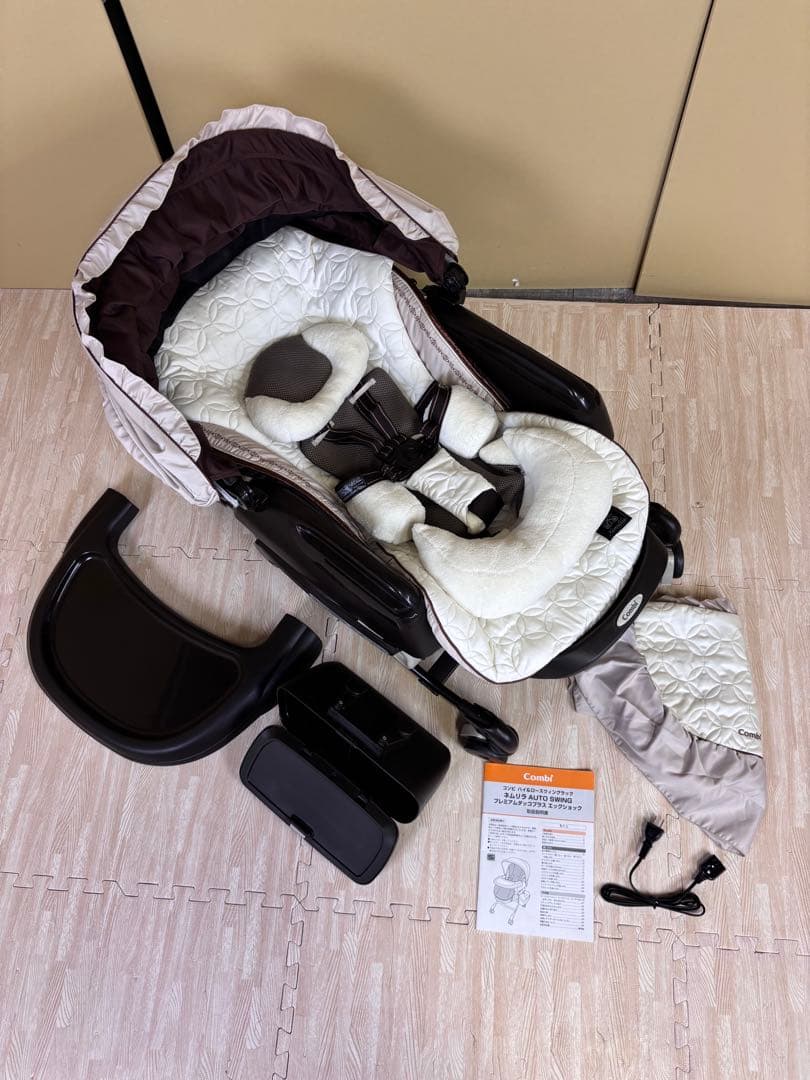 除菌洗浄済　☆美品☆　コンビ　ネムリラ　オートスウィング　プレミアム　完品