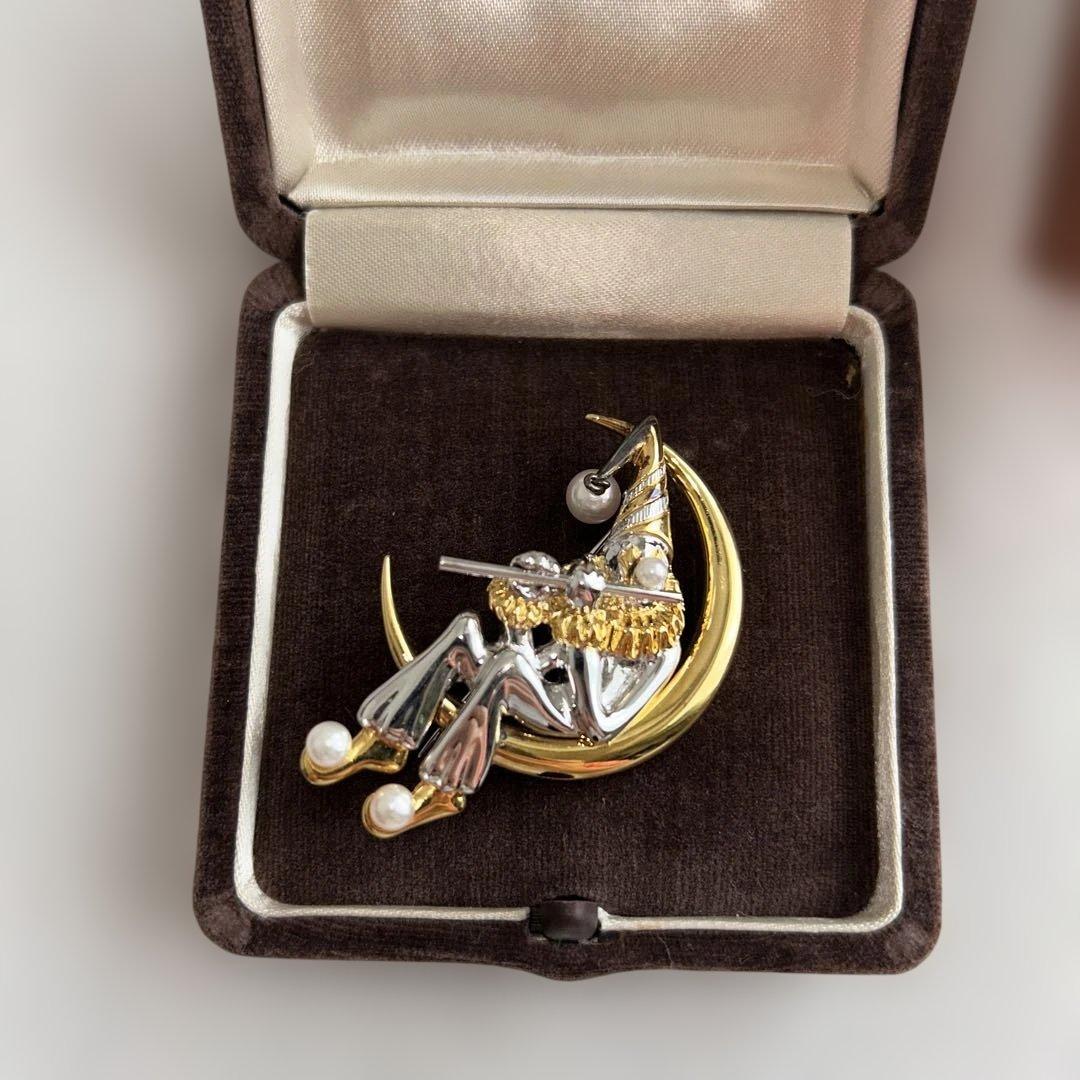 ミキモト　ブローチ