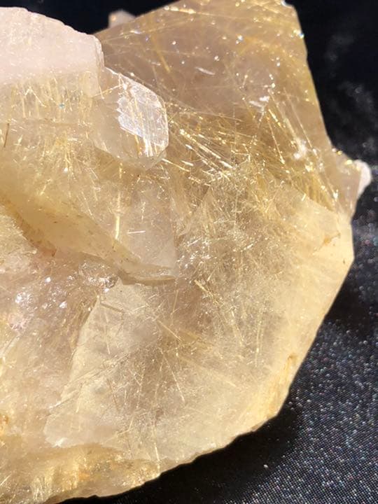 水晶　Ａルチルクォーツ原石　希少価値　最高品質1kg