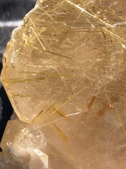 水晶　Ａルチルクォーツ原石　希少価値　最高品質1kg