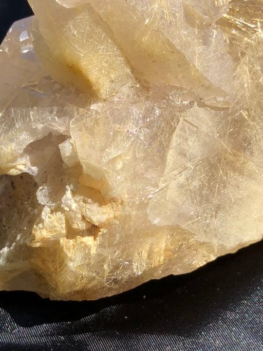 水晶　Ａルチルクォーツ原石　希少価値　最高品質1kg