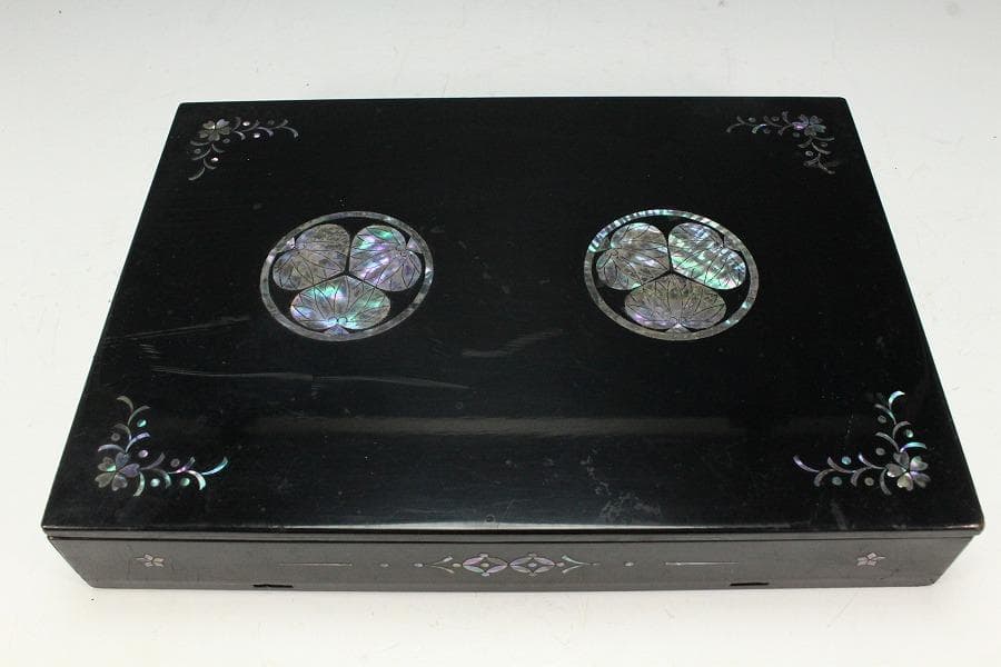 螺鈿 三つ葉葵 徳川紋 鍔 箱(K-LC769)