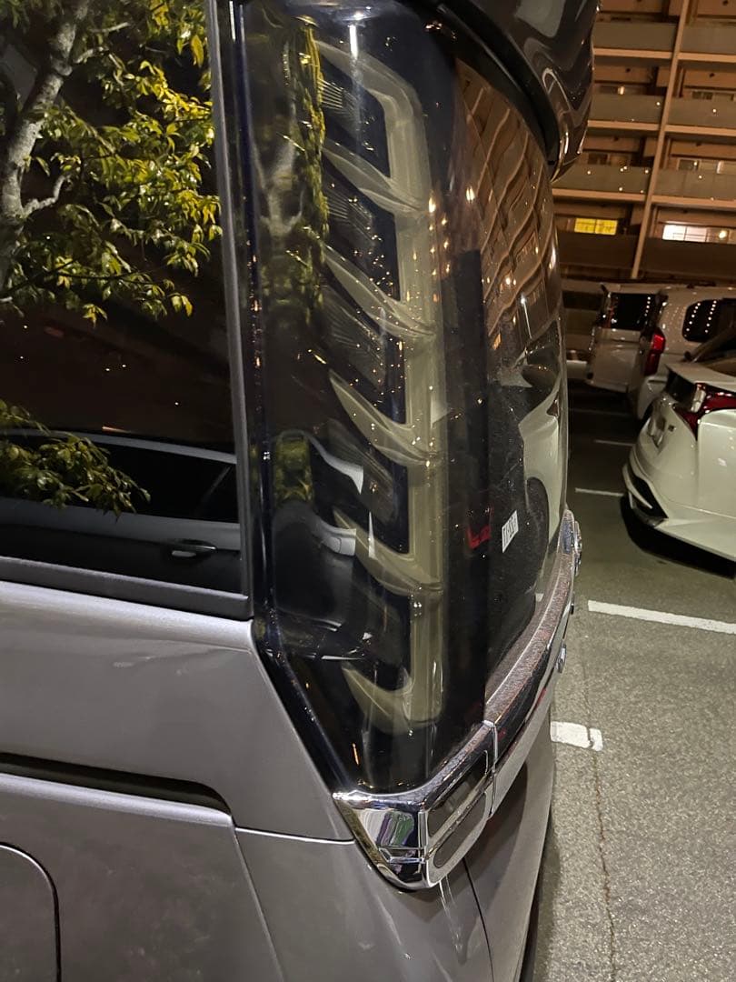 どんちゃんメテオ　ヴォクシー80 トヨタ LEDテールランプ 赤