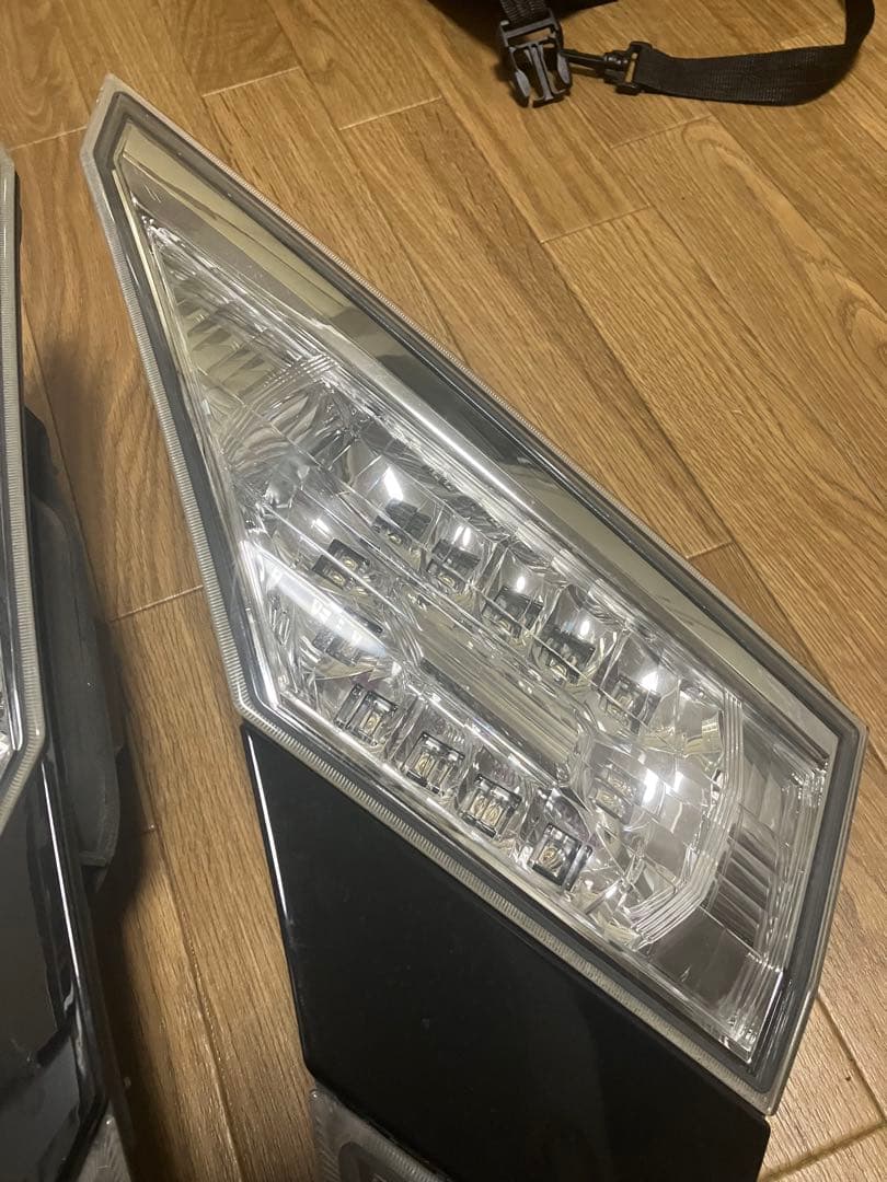 20ヴェルファイアテールランプ