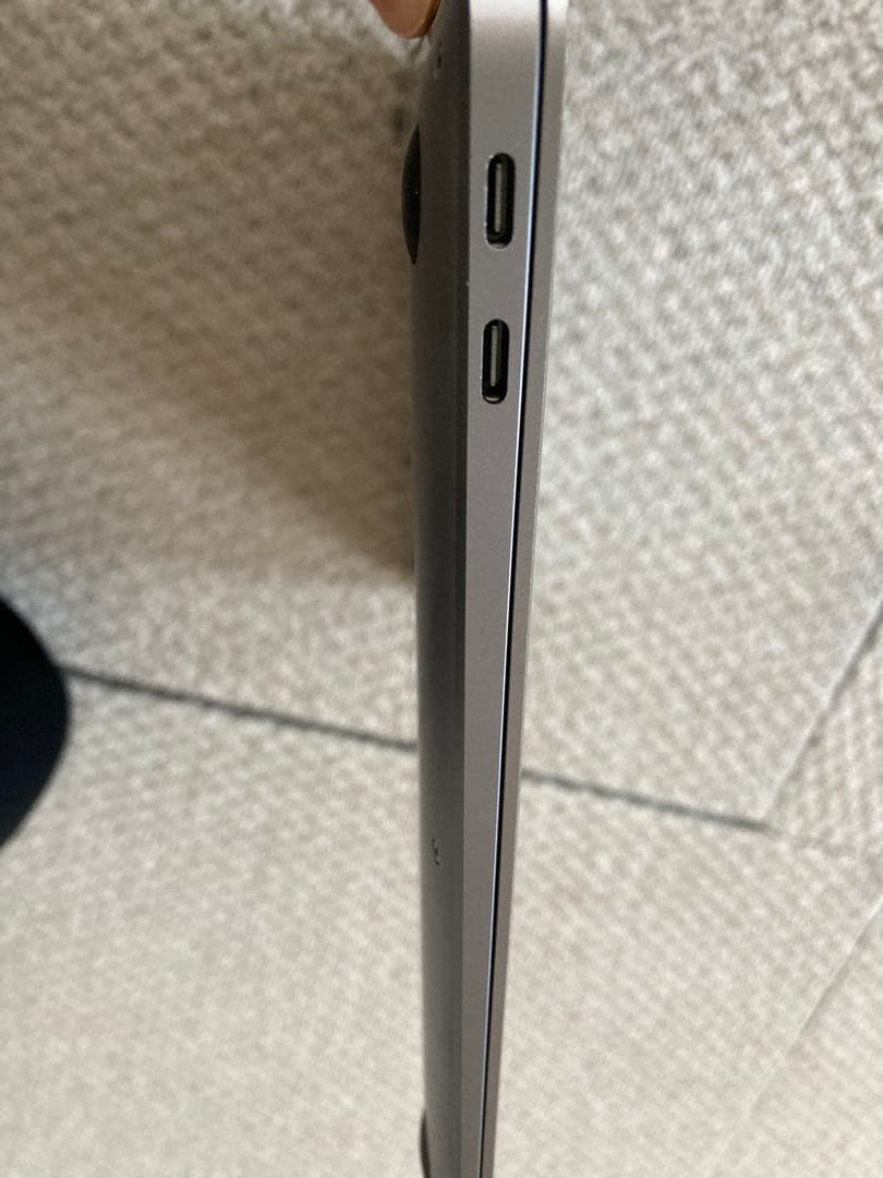 MacBook スペースグレー USB-Cポート2つ