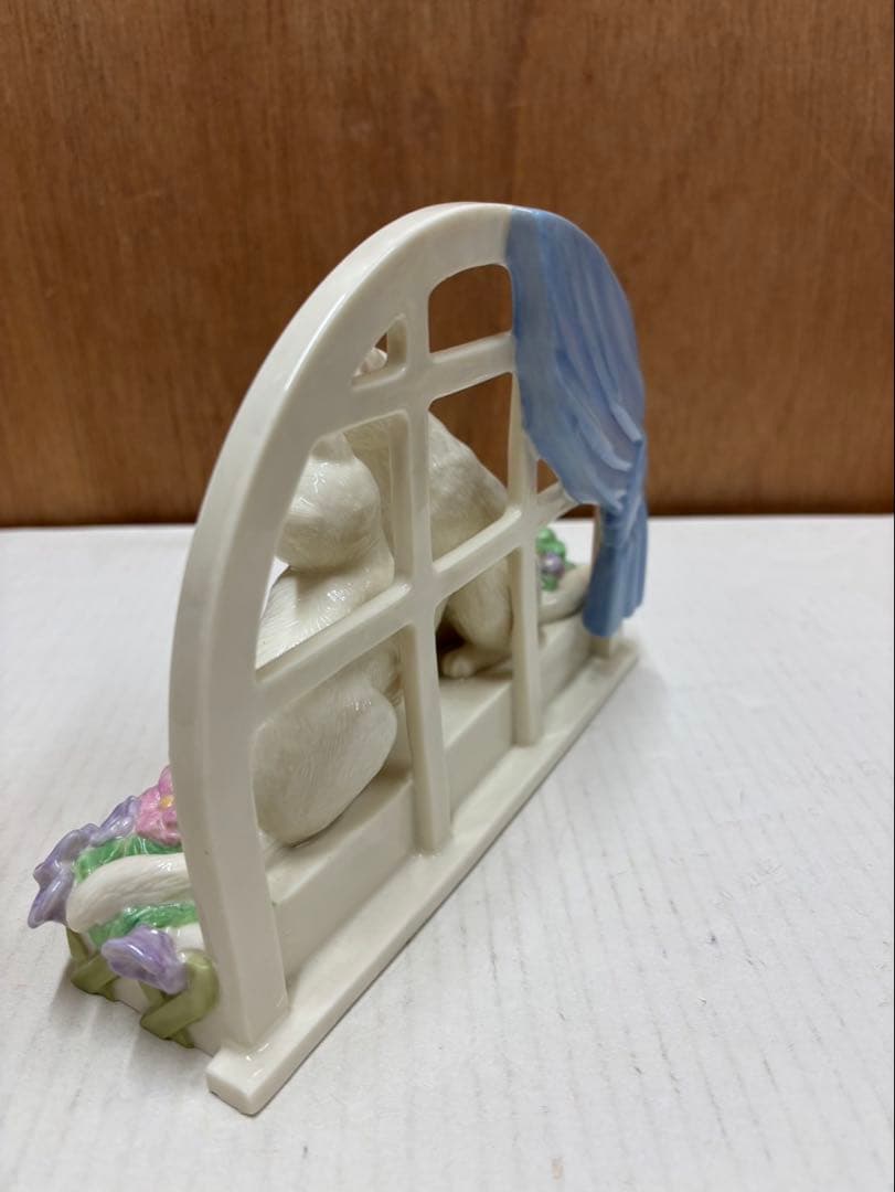 レノックス 猫 フィギュリン Love in bloon 窓辺の2匹の猫