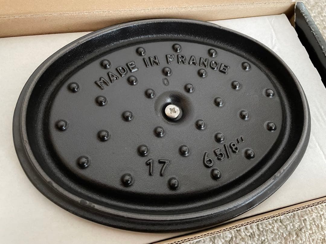 新品未使用カケ有　STAUB ストウブ　ピコココット オーバル 17cm グレー