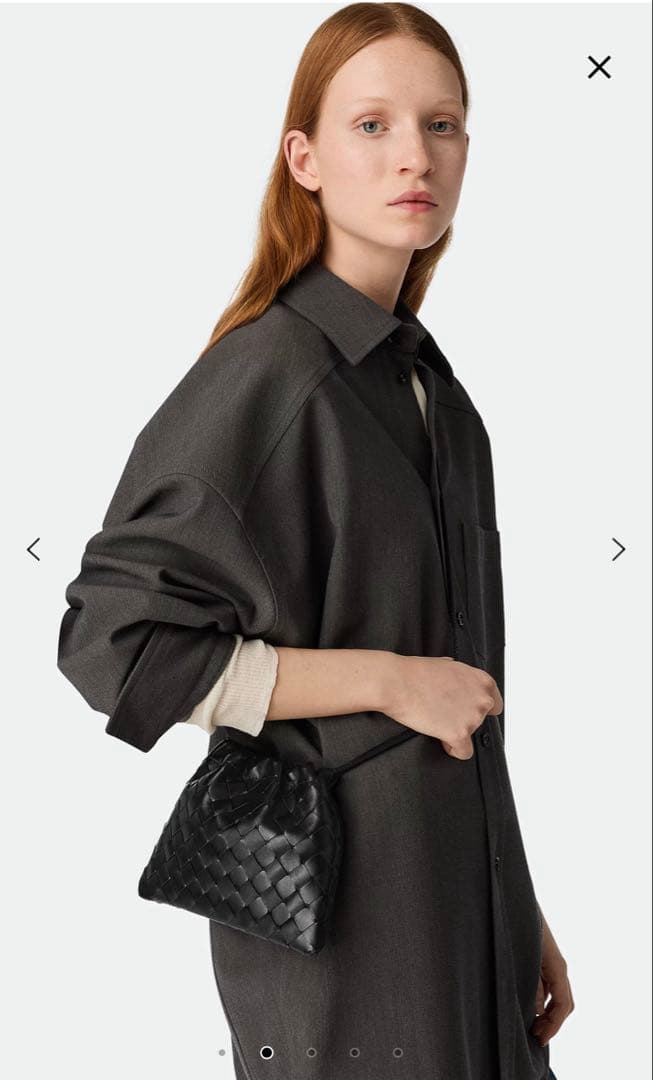 BOTTEGA VENETA スモールダストバッグ　ブラック　ショルダーバッグ